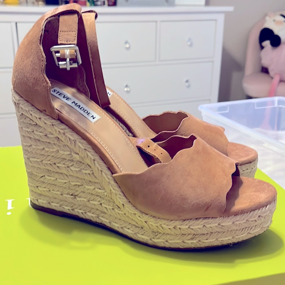 Steve Madden Susana Wedges- Cognac suede- size 10